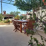 Teo 1 בית הארחה