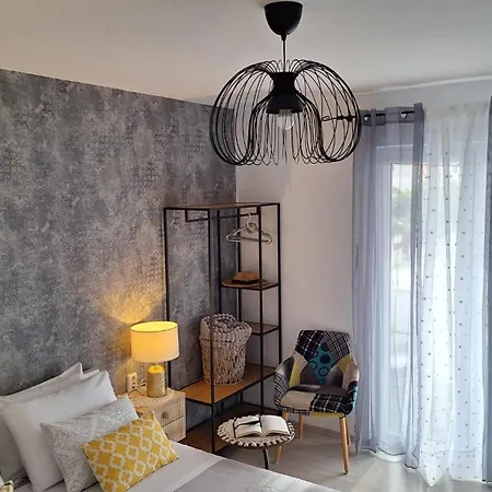 Teo 1 Gæstehus Hvar Town